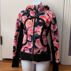 Lululemon secret garden scuba hoodie II, size 6